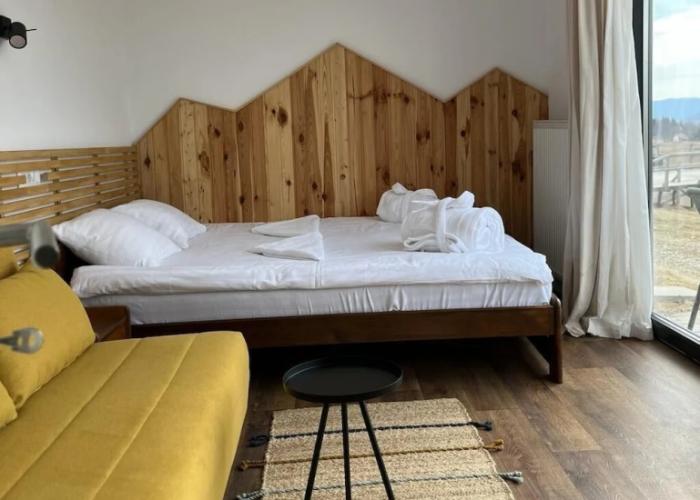Ursa Mica Glamping Resort