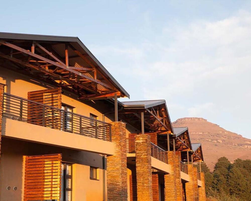 Premier Hotel Sani Pass