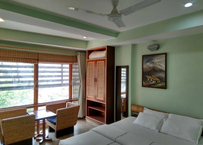 Rains Inn