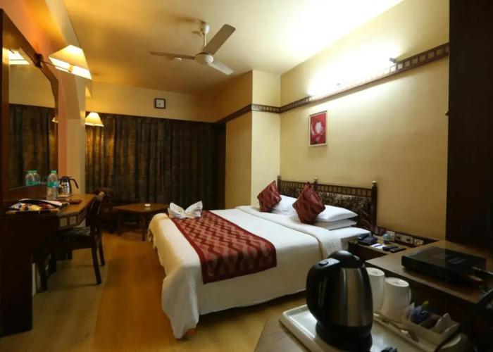 Hotel Rajmahal
