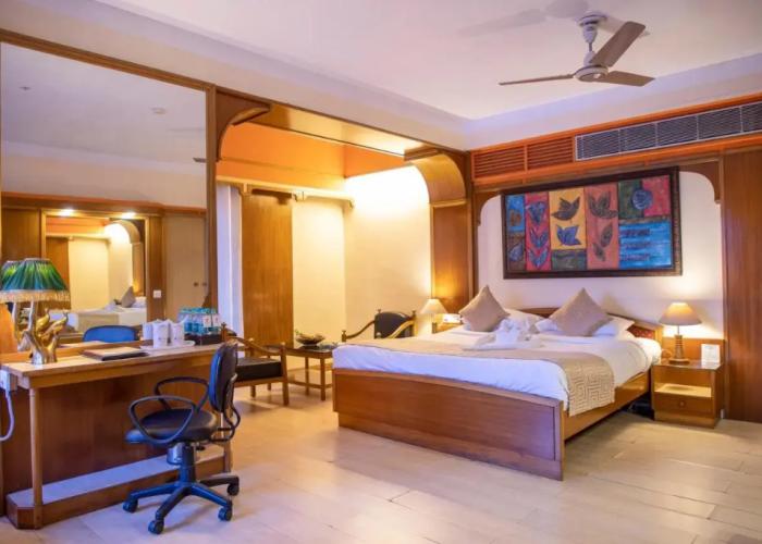 Hotel Rajmahal