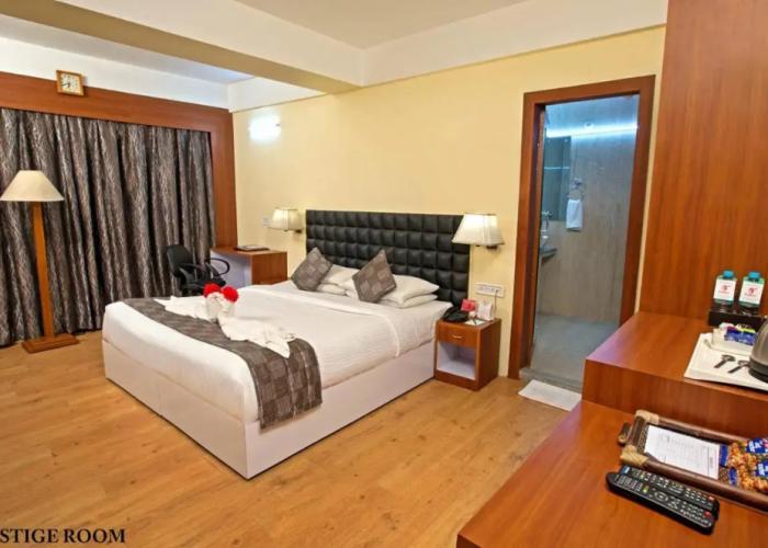 Hotel Rajmahal