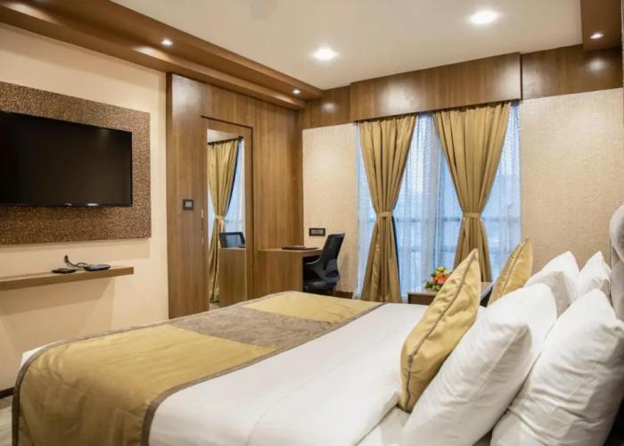 Hotel Rajmahal