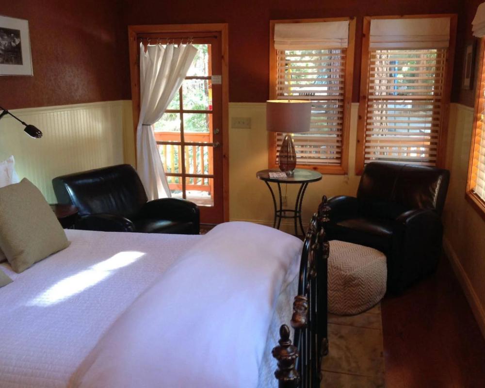 Elliott House Boutique Inn