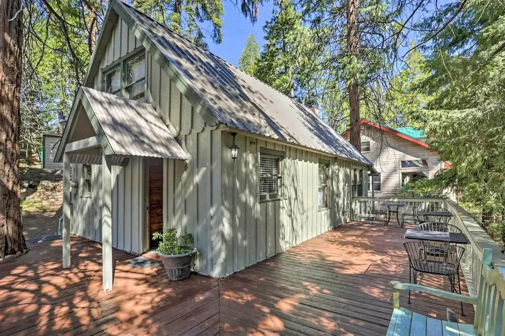 Half-mi to Shaver Lake: Cabin w/ Wraparound Deck