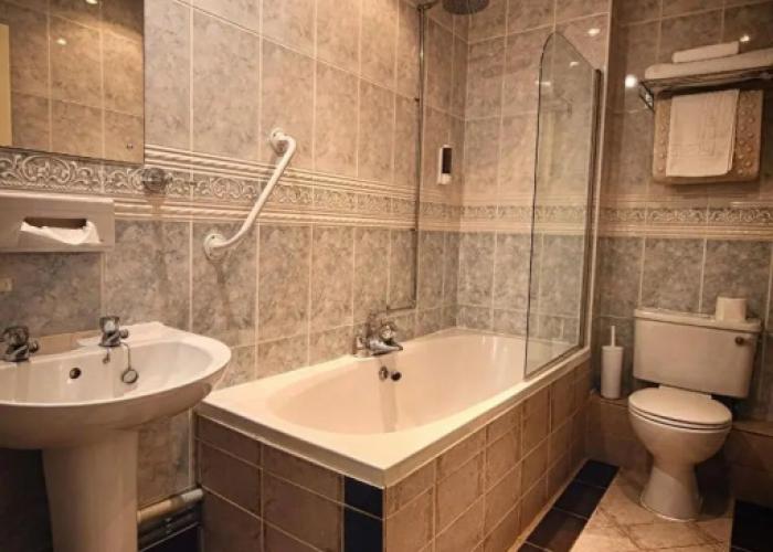 Oliver Cromwell Hotel