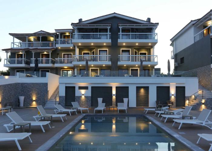 Trizonia Bay Hotel