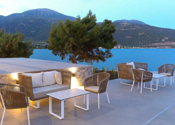 Trizonia Bay Hotel