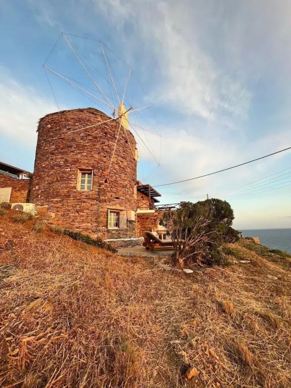 фото The Stone Windmill