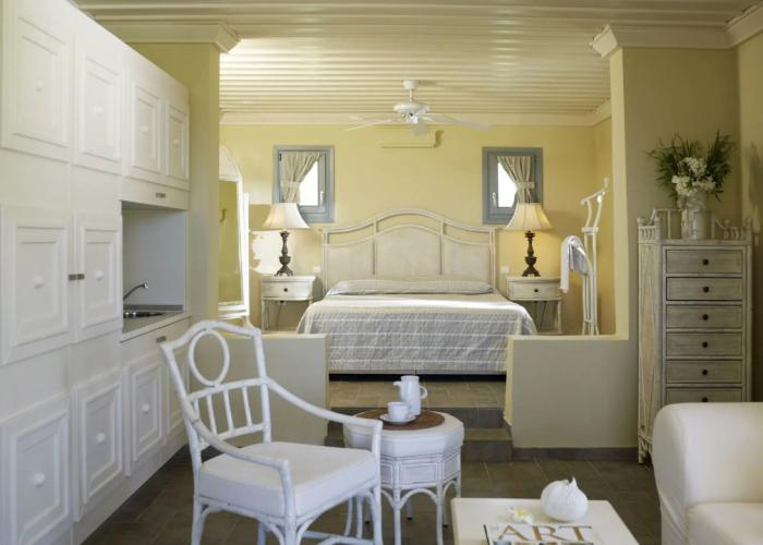 Porto Kea Suites