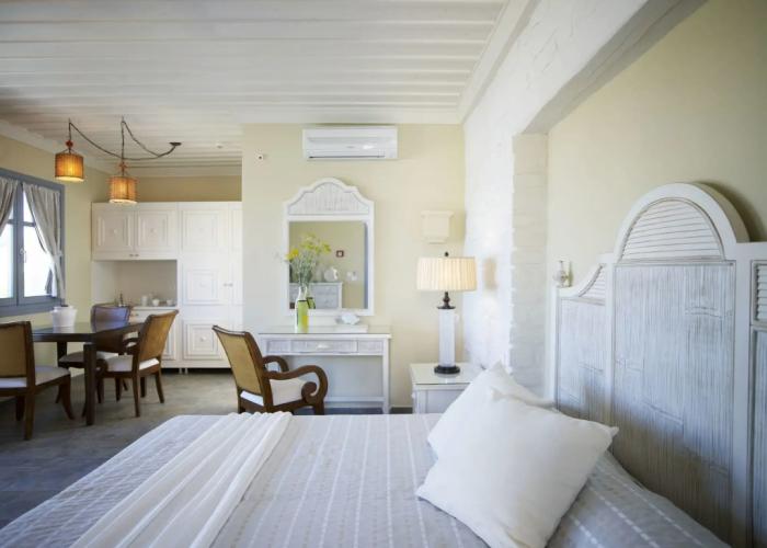 Porto Kea Suites