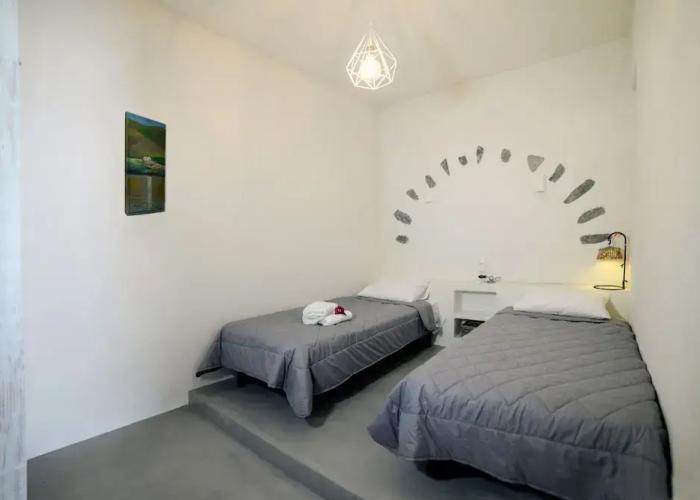 Amphoras Apartments