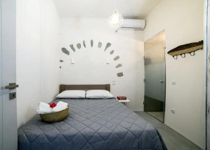 Amphoras Apartments