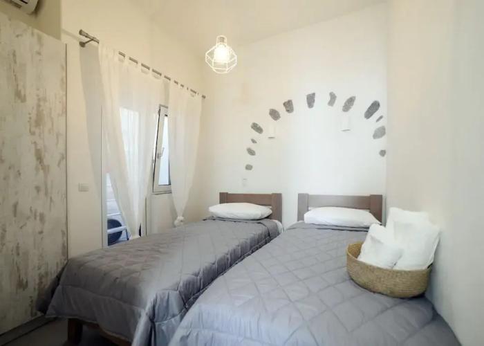 Amphoras Apartments
