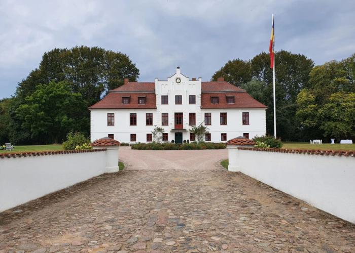 Apartment in Gerdshagen With Garden