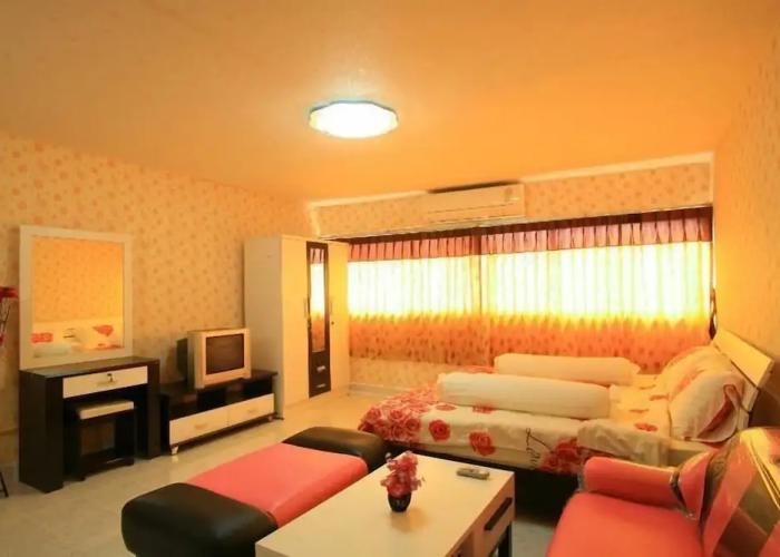 Deluxe at Popular Condo