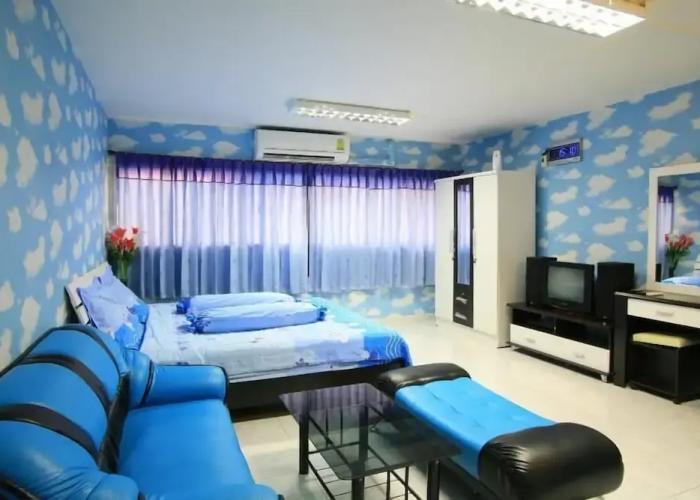 Deluxe at Popular Condo