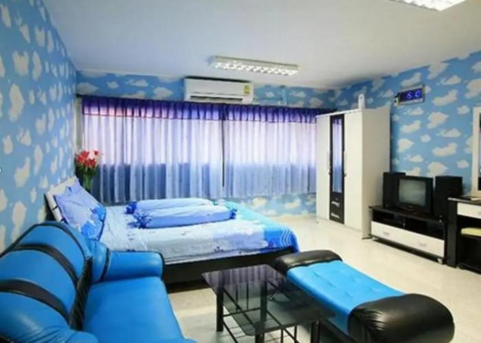 Deluxe at Popular Condo