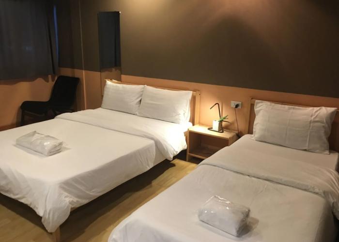 Hotel Room@Doze