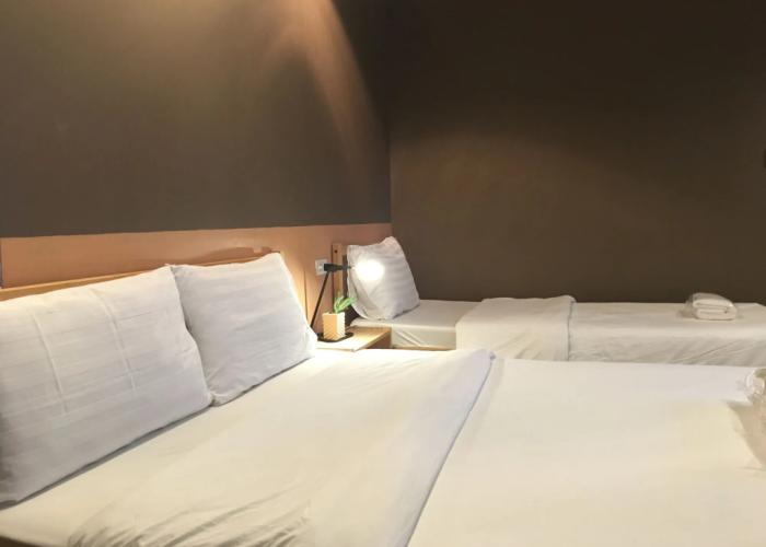 Hotel Room@Doze