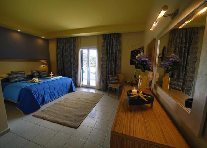 Dolphin Bay Seaside Resort & Suites
