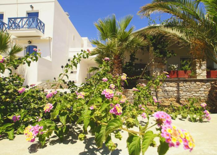 Manos Apartments