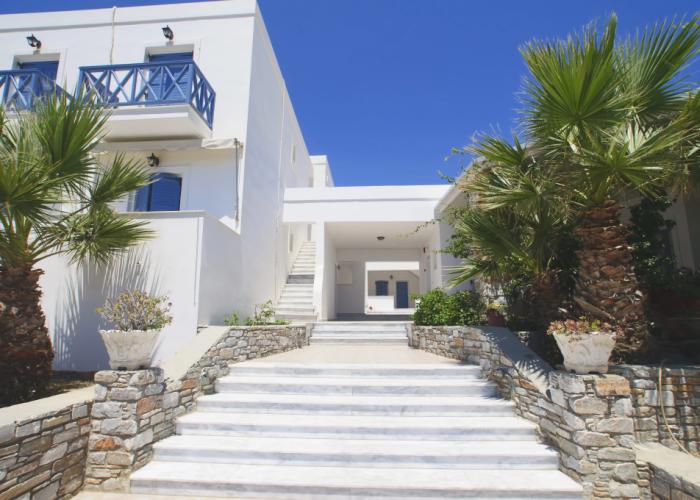Manos Apartments