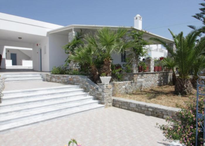 Manos Apartments