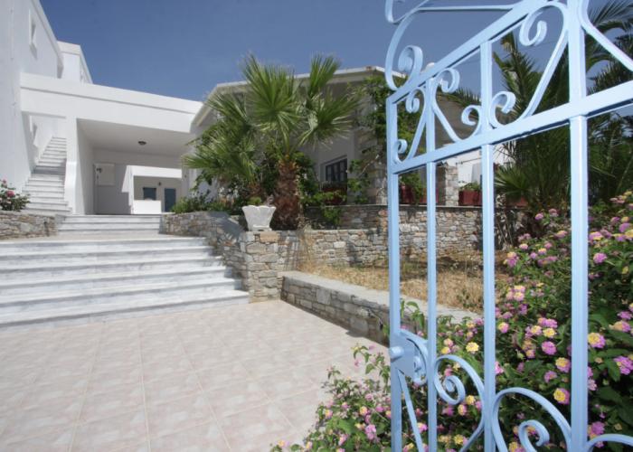 Manos Apartments