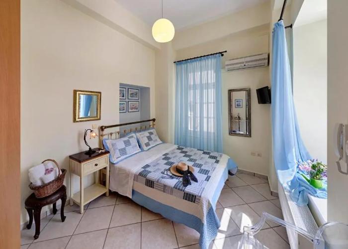 Antouanetta Apartments