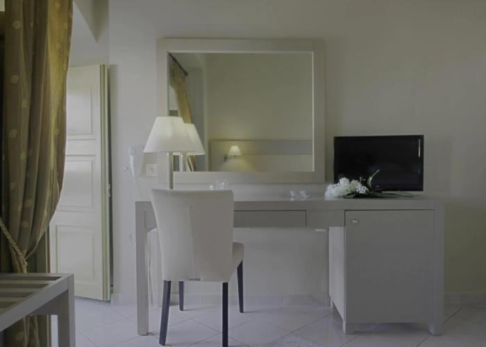 Diogenis Hotel