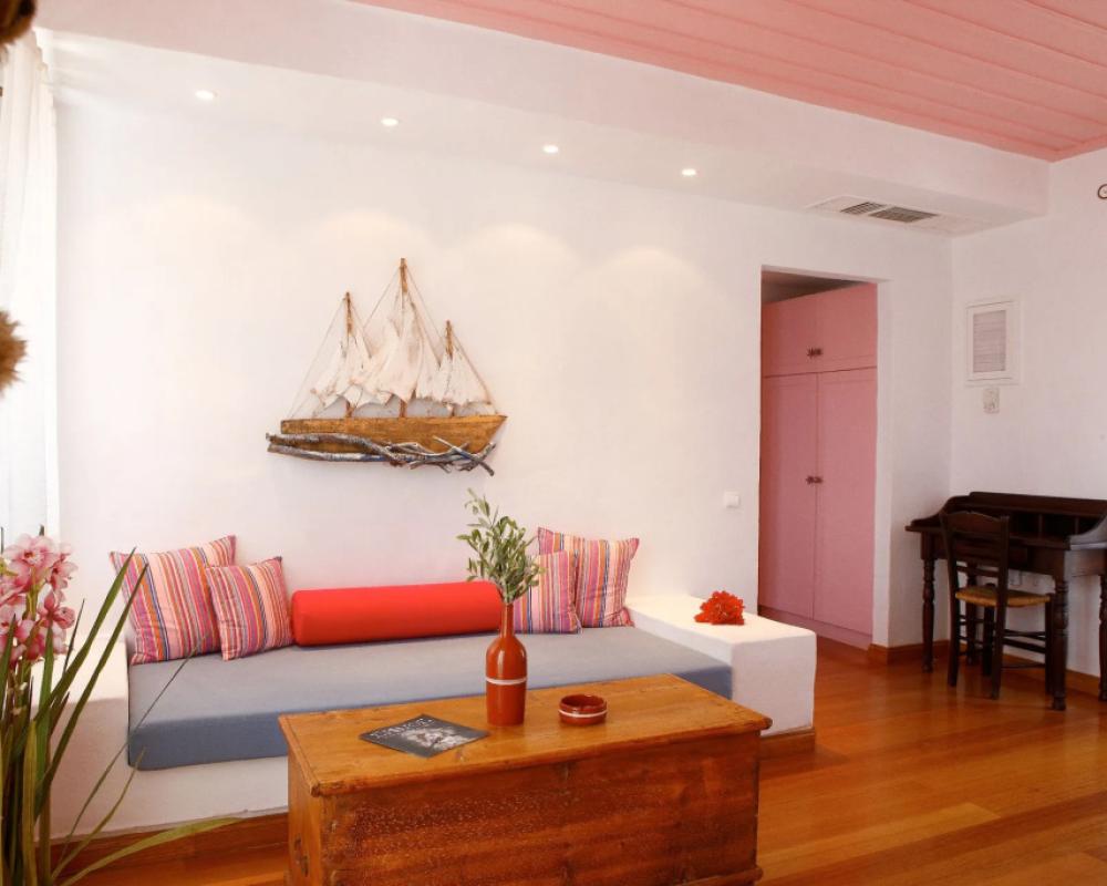 фото Niriedes Hotel