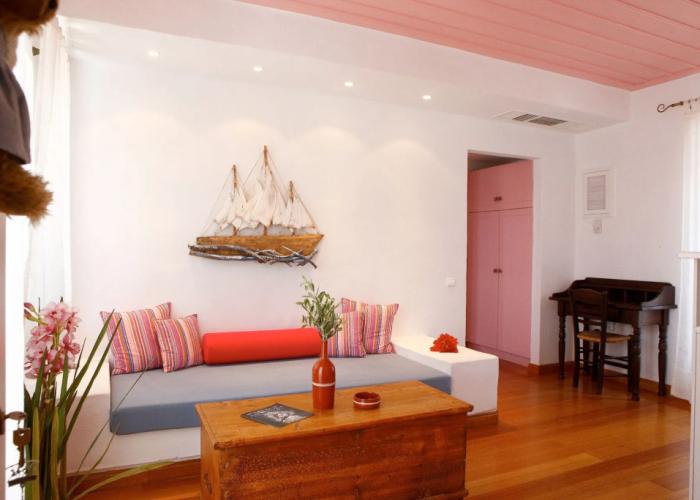 Niriedes Hotel