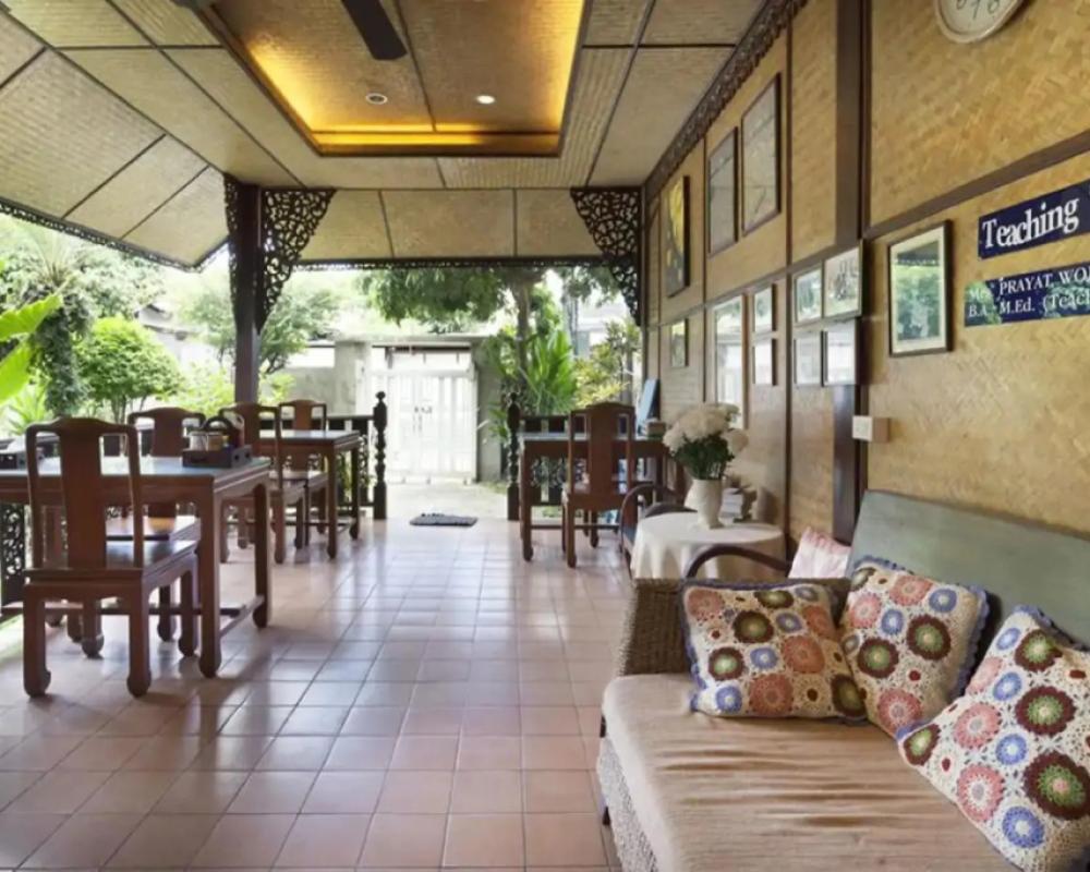 Little Home Guesthouse