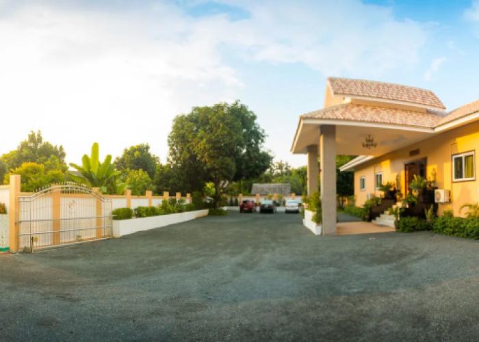 Nok Resort & Hotel
