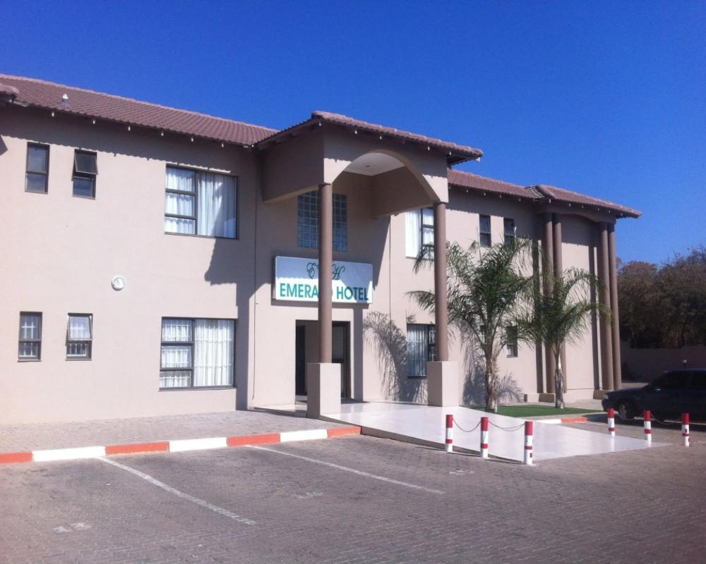 фото Emerald Hotel