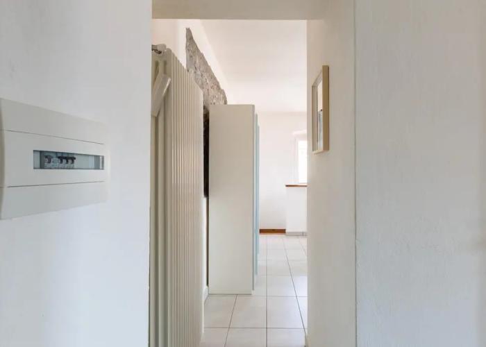 Lake View Terrace Apartment