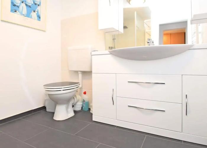 Charming Apartment With Parking Facilities