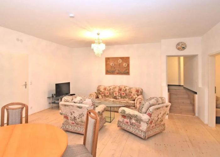 Charming Apartment With Parking Facilities