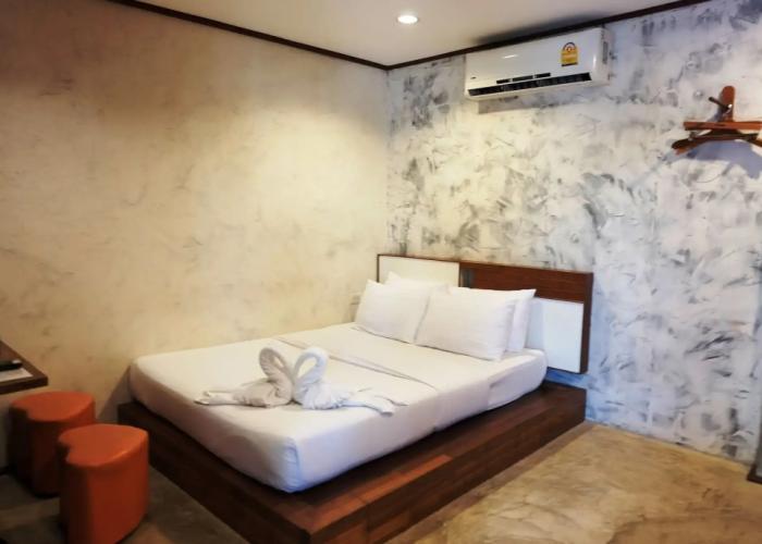 Guesthouse BaanChompooAmphawa
