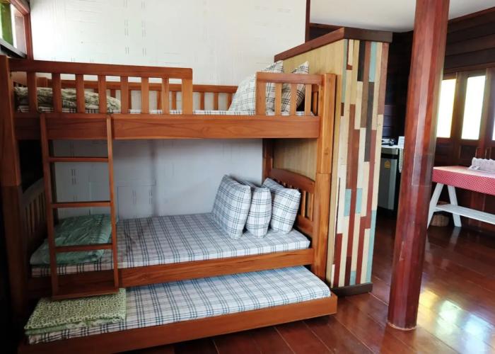 Guesthouse BaanChompooAmphawa