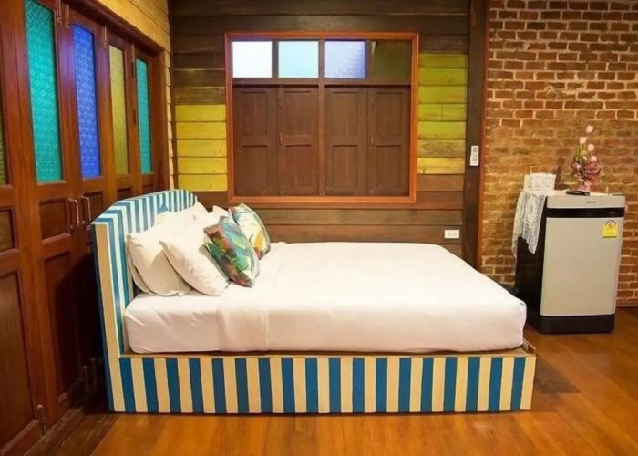 Guesthouse BaanChompooAmphawa