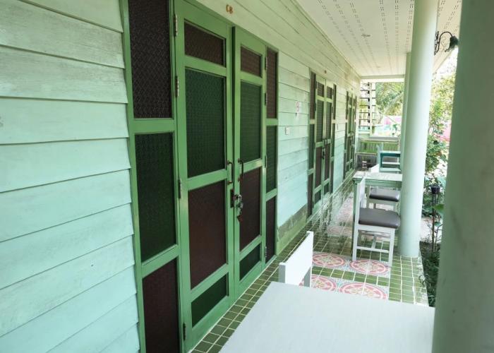 Baanrak Amphawa Homestay