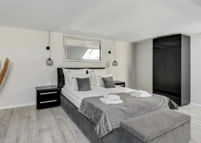 Waterlane Riverside SPA, Pool & Gym by Downtown Apartments