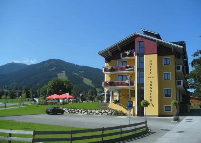 Sonneck Hotel -  Restaurant