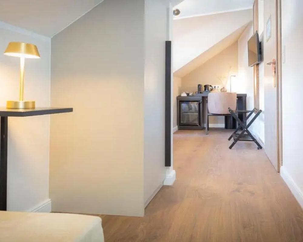 Delphi Hotel & Restaurant