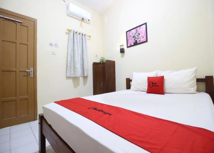 RedDoorz @ Jalan Parangtritis