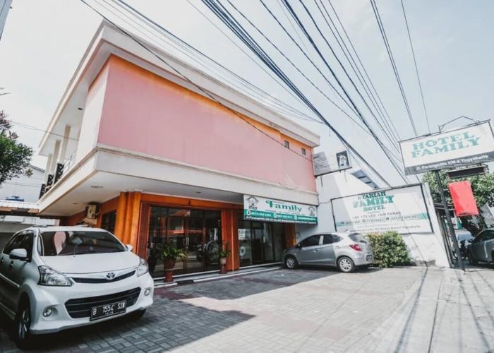 RedDoorz Plus @ Jalan Parangtritis 2