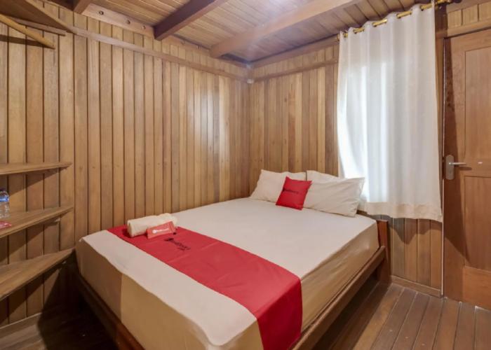RedDoorz @ Omah Kayu Homestay