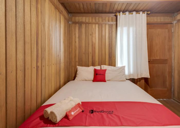RedDoorz @ Omah Kayu Homestay